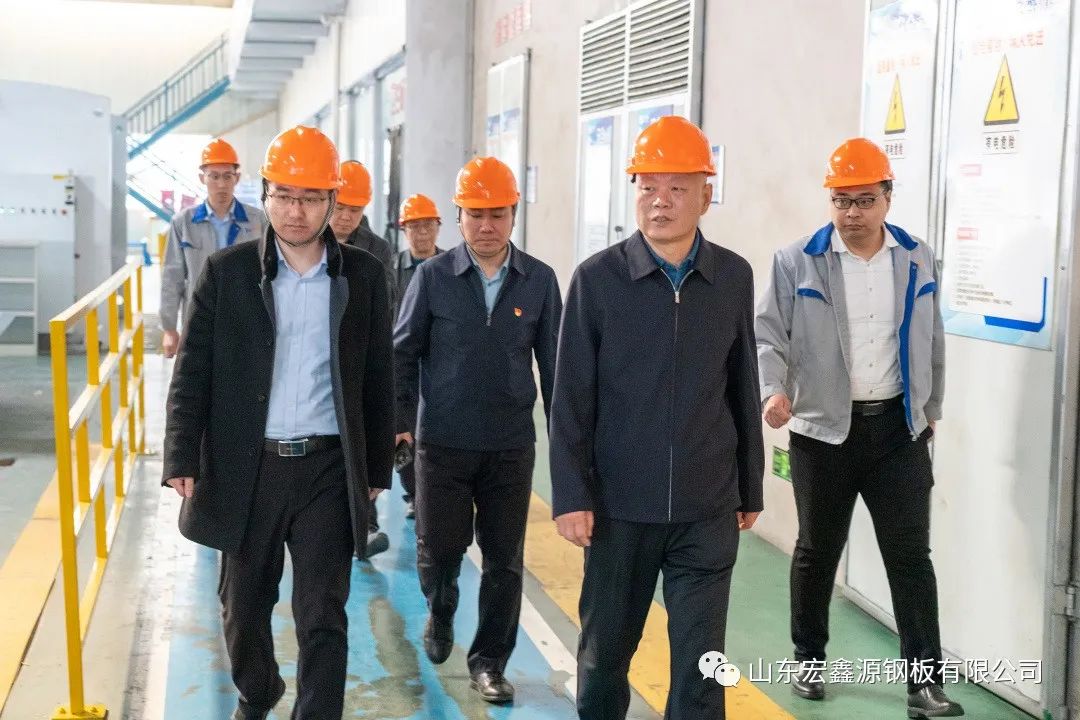 縣委副書記李亞光一行到訪聚氨酯屋面板廠家宏鑫源(圖1)