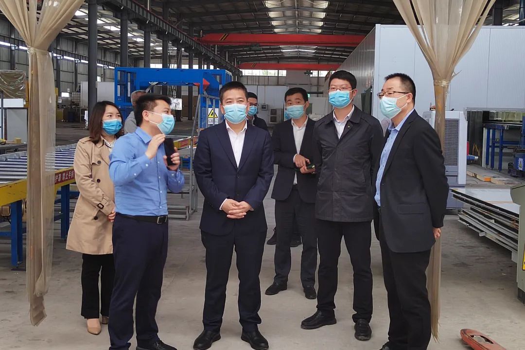 重慶市永川區委常委、副區長宋文到訪聚氨酯板廠家宏鑫源重慶金諾公司調研工作(圖5)